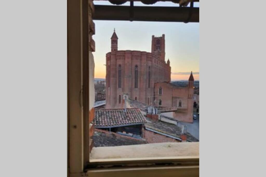 Appartement Exceptionnel 4 Etoiles Hyper Centre Albi 65 M2 Au 4Eme Etage Sans Ascenseur Avec Une Tour Du 12Eme Siecle Exteriér fotografie